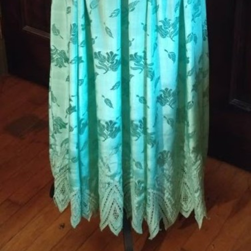 Seafoam green lace bottom skirt size Medium M